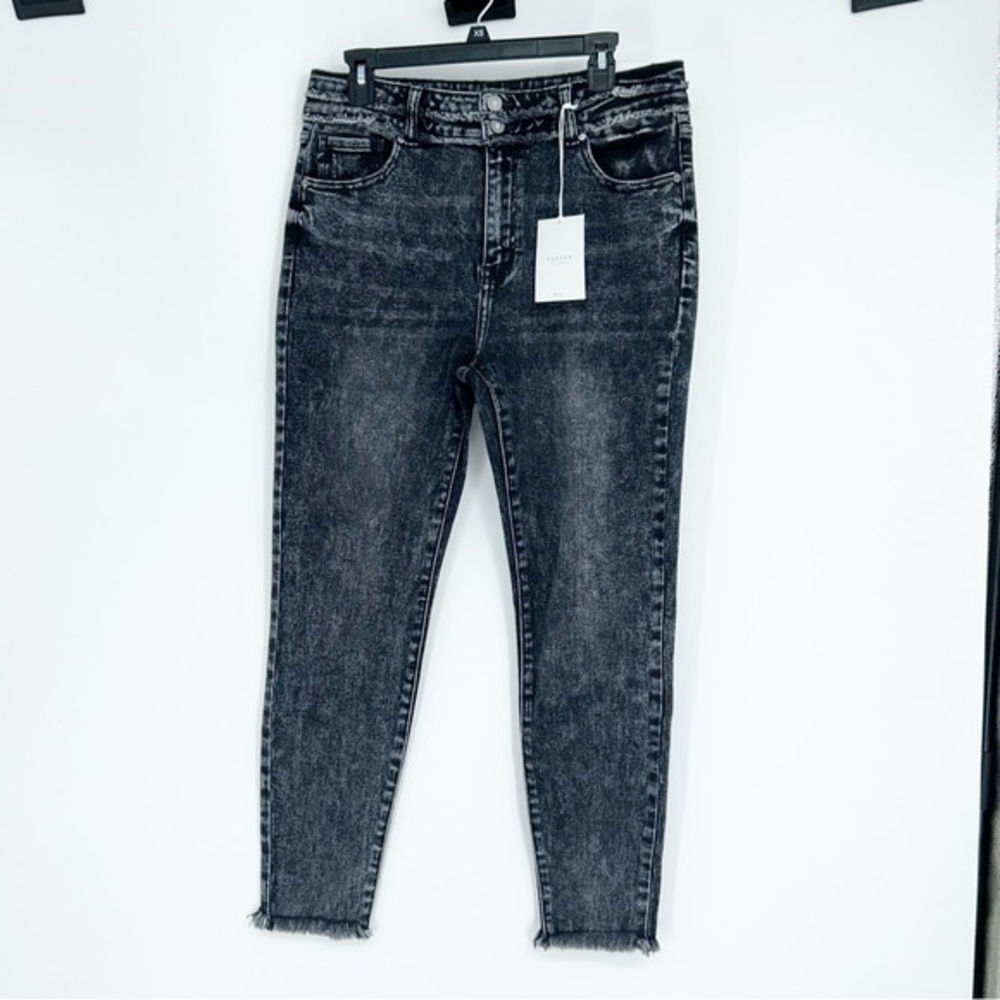 NWT Kancan High Rise Super Skinny Jeans Size 15/31